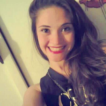 DavalosArii's profile picture. Hoy bailaré, Sin importarme nada, nada de ayer #