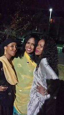 I am Somali & love everything about being a Somali~ I work for a living which doesn't define me: Purpose of this life to Obey the one above all creation: Pray~