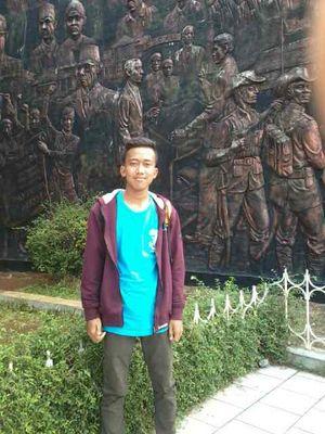 irfanahmadfauz5's profile picture. Sabar pada orang lain adalah kasih sayang
Sabar pada diri sendiri adalah harapan
Sabar pada orang yang kita cintai adalah ibadah Bersabarlah...