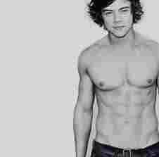 I am 14 I love harry styles and 1D I my life my.Dream is that one day me and my harry will get married