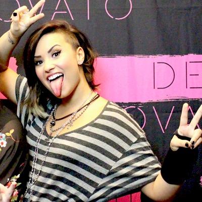 prefiro ser chamada de infantil do que zerrie shipper 69 bjus| Fui brincar de pedra;papel;tesoura com o zayn... Joguei pedra e ele fumou minha mão