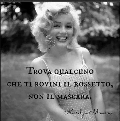 Ciao, sono italiana, ho 18 anni e amo divertirmi!! :) seguimi e ti seguirò anch'io! ;)
