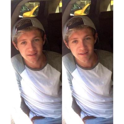 follow @eightxeenjh ! if you want a follow back just tweet me!!