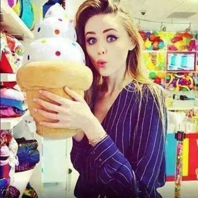 eeXUp3ekwWrXK19's profile picture. 