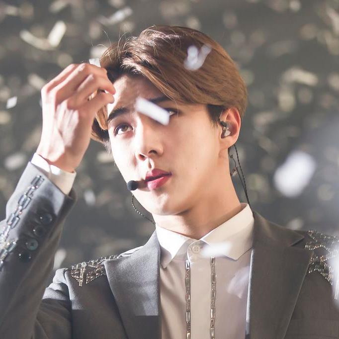อันยองค้าบ ผมฮุนนี่น้ะ 555..มาคุยกันนะค้าบ .ยิ้มหวาน  ต้องการคนดูแล..สนใจทัก DM นะคับ 5555 .ยิ้มหวาน .ยิ้ม