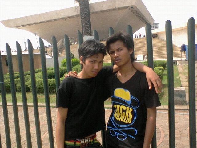 Hidupqu hanya untuk SID dan akan sllu menjadi outSIDer sampe kapanpun