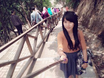 im smart girl | ceria | suka maen sama kakek nenek hihi :D |
