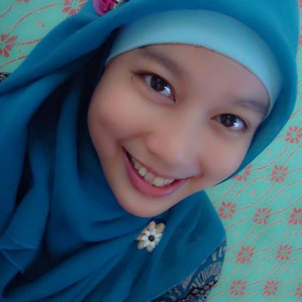 iaa_says's profile picture. sembunyikan kecantikanmu, dan berusahalah menjadi muslimah yg seutuhnya...  Merried with @ahmadkery