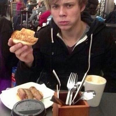 free follow from @ashtonidc