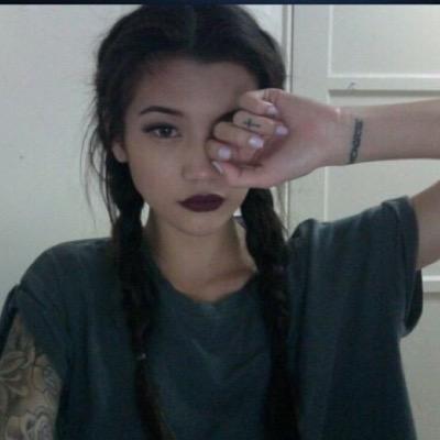 brxken_hxrt's profile picture. mad like fuck.