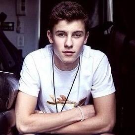 since i took the time to follow you, go follow @milehighmendes ! she dms her active followers to 9/12, bryant, aaliyah & thatsojack! follow her or i unfollow!