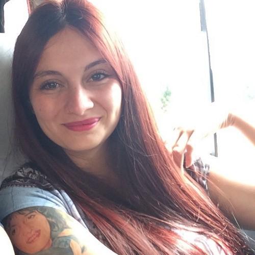 Carito_renga's profile picture. Traductora Intérprete y estudiante de Comercio Exterior; ejecutiva de Lan Airlines; amante de la vida, la cerveza y La Renga e insoportablemente  insoportable.