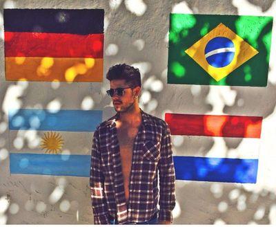 ⚫nenhuma  palavra descreve o quanto eu amo você. 
⚫The Voice Brasil
⚫#teamleandrobuenno