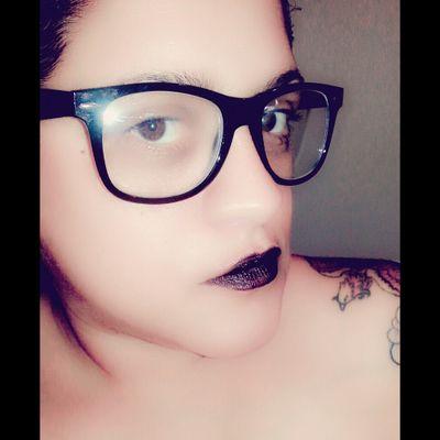 Loving Wife/Mother•SuperNatural/Vampire Fanatic•Dark Minded•Loveable Bitch•Amatuer Photographer•Fun Is my middle name• #TrueBlood•#SOA•#MUFC