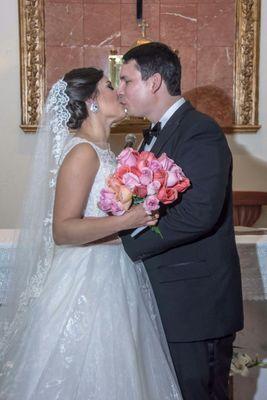 Católica , esposa de Leonidas, mamà de Paulo, Benjamín y mi ⭐️amo a mi familia... El Señor es tan perfecto. ..