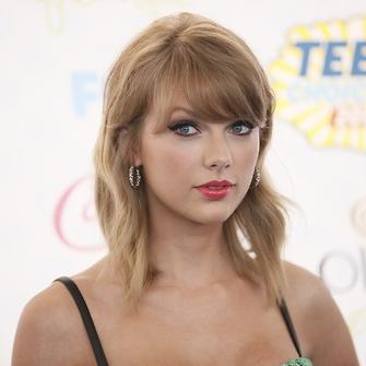 PLEASE RT LINK AND WATCH THE VIDEO AND SHARE IT SO TAYLOR CAN SEE IT PLEASE ILY SO MUCH I WON'T UNFOLLOW :D https://t.co/UAOTPUyPBS