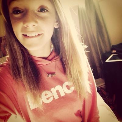 -Besties -Instagram:Weirdchick_91 -Grade 5❤️ -Weirdos -Halloween -Candy
