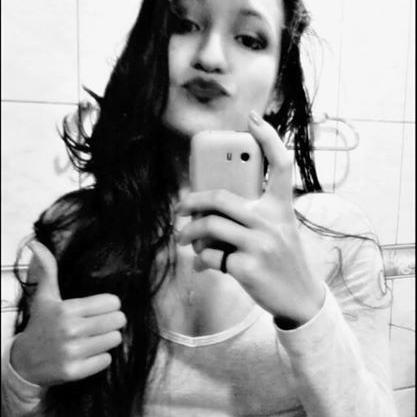 Sempre feliz! 20 aninhos, universitária, cursando o terceiro ano de Publicidade e Propaganda. ♥ #ComunicaçãoSocial
