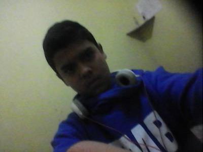 @__doscaras* mi otro twitter donde aparece mis fotos como rapero que soy y si me sigues te sigo