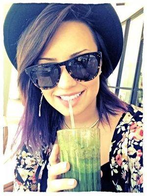 Cause nobody knows you baby the way I do. And nobody loves you baby the way I do.
It's been so long, it's been so long. Maybe you were fireproof.. (8')♥