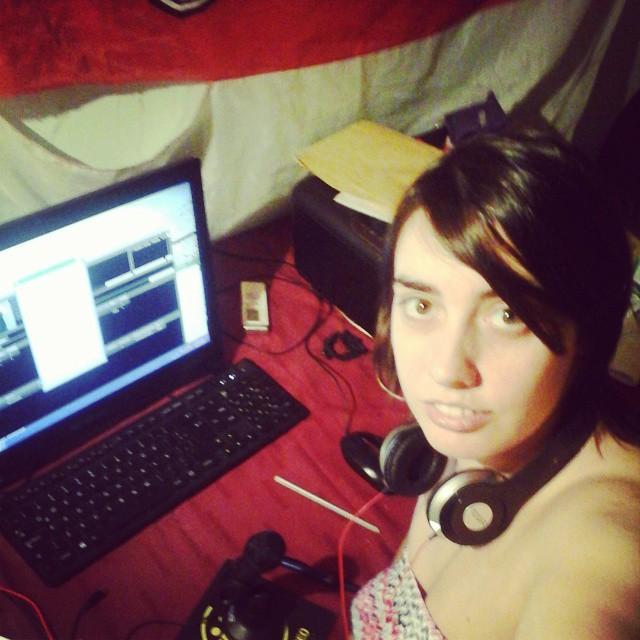 PROGRAMA RADIAL ONLINE CASERO DE 22 A 00HS DESDE TRELEW CHUBUT ARGENTINA, CON MUY BUENA ONDA, ES UN PROGRAMA DE INTERES GENERAL DONDE PASAMOS EXCELENTE MUSICA