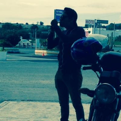 Actor, standupero, administrador, borracho, padre de familia, drogadicto, realista crudo, caza talentos, todo lo que no puede pedir y tiene es Marco Garcia