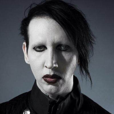 Babble babble bitch bitch
Rebel rebel party party
Sex sex sex and don't forget the violence
Blah blah blah got your lovey dovey sad and lonely
