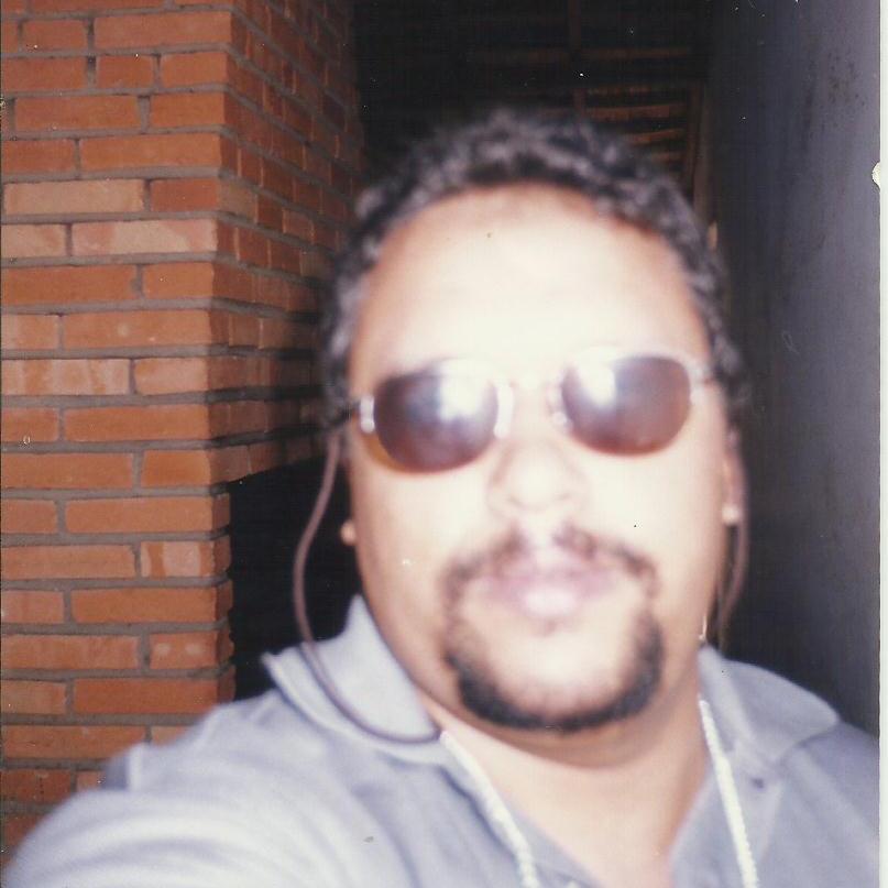 Sou Técnico em enfermagem e Técnico em Edificações,pratico Jiu Jitsu e Capoeira,curto espiritualismo,filosofia,meditação e esoterismo