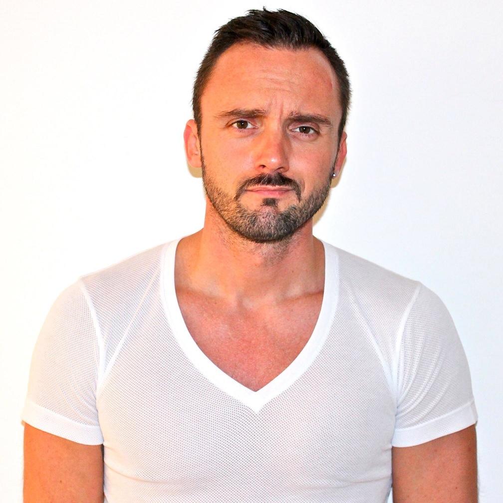 CommunicationsDirector@Slowear, passion for communications, slow lifestyle, fashion, food, wine and friends. check my food website! https://t.co/daKZcq9pbx