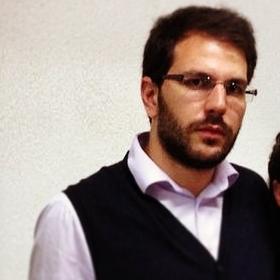 Fradoesntexist's profile picture. Testardo, Cattivo, Eccessivamente sicuro di me. Voglio costruire un grattacielo, e fondare una multinazionale.