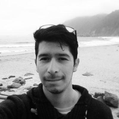 Antes en 2011 solo me quejaba por Twitter, ahora solo leo, más adelante espero hablar de tecnología, IA, Marketing y algunos juegos.