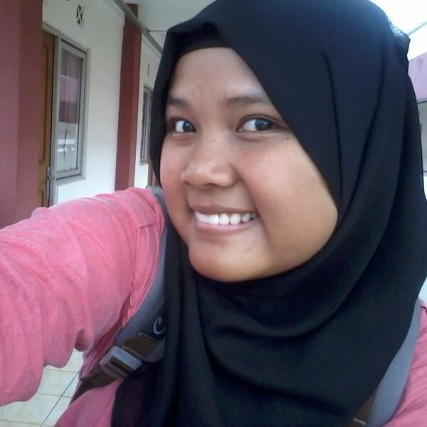 Allah and my family :*
selalu ceria, supel, murah senyum :)