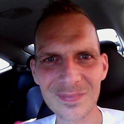 48jarige Belg die tal van organen (maag,gal,darmen)mist door de onkunde van chirurgen. loves,#RedDevilsBelgium,#Rally,#comedians,#podcasts,#JeroenLeenders