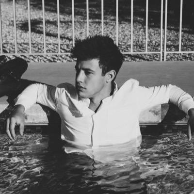 Just other sider madly in love with Cameron Dallas ❤ 0/12 for the past 2 years