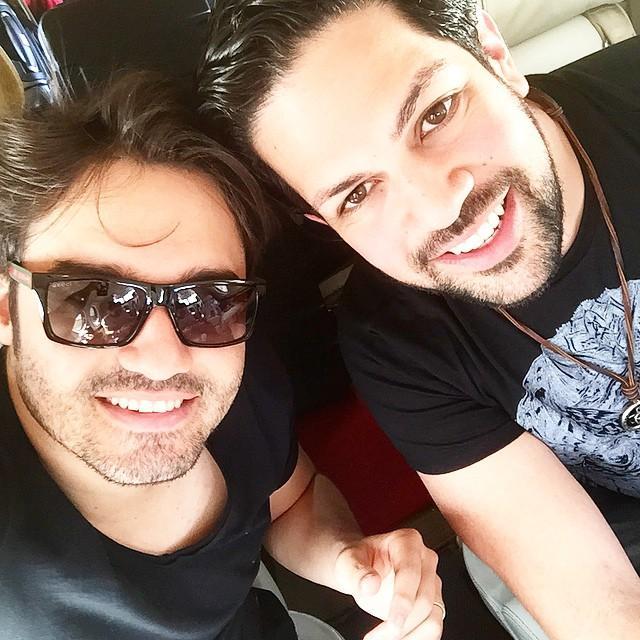 Fã endoidecida por FES A DUPLA MAIS MAAAAAAAARAAAAAAA DO UNIVERSO SERTANEJO!!!Criado dia 19-11-2014 e curtido por eles no mesmo dia