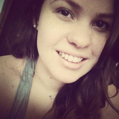 Adoro a vida, e gosto mais de vive-lá intensamente, 
muitas vezes não do jeito que eu quero, mais sempre do jeito mais certo! *--*