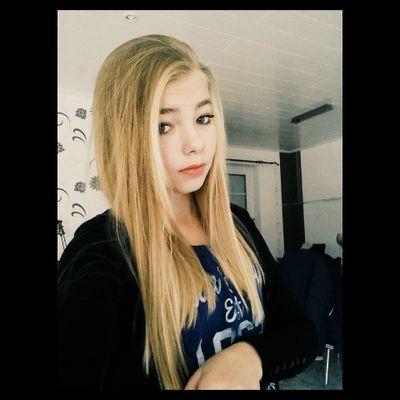 feceedb2f404400's profile picture. Head up|Stay strong|Fake smile|Move on♡♤