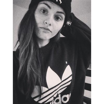 soccer ⚽️ | Whovian | introvert | sometimes I sing and play guitar | clone club | valkubus | dreamer ✌️