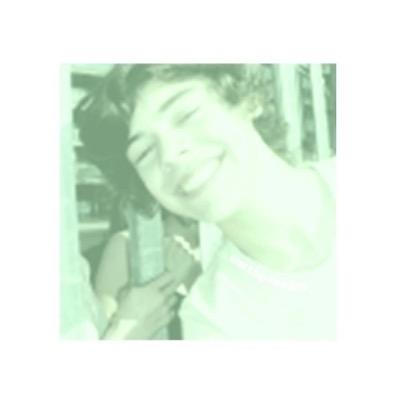 follow @fournipped or i unfollow. she gave you a free follow;)