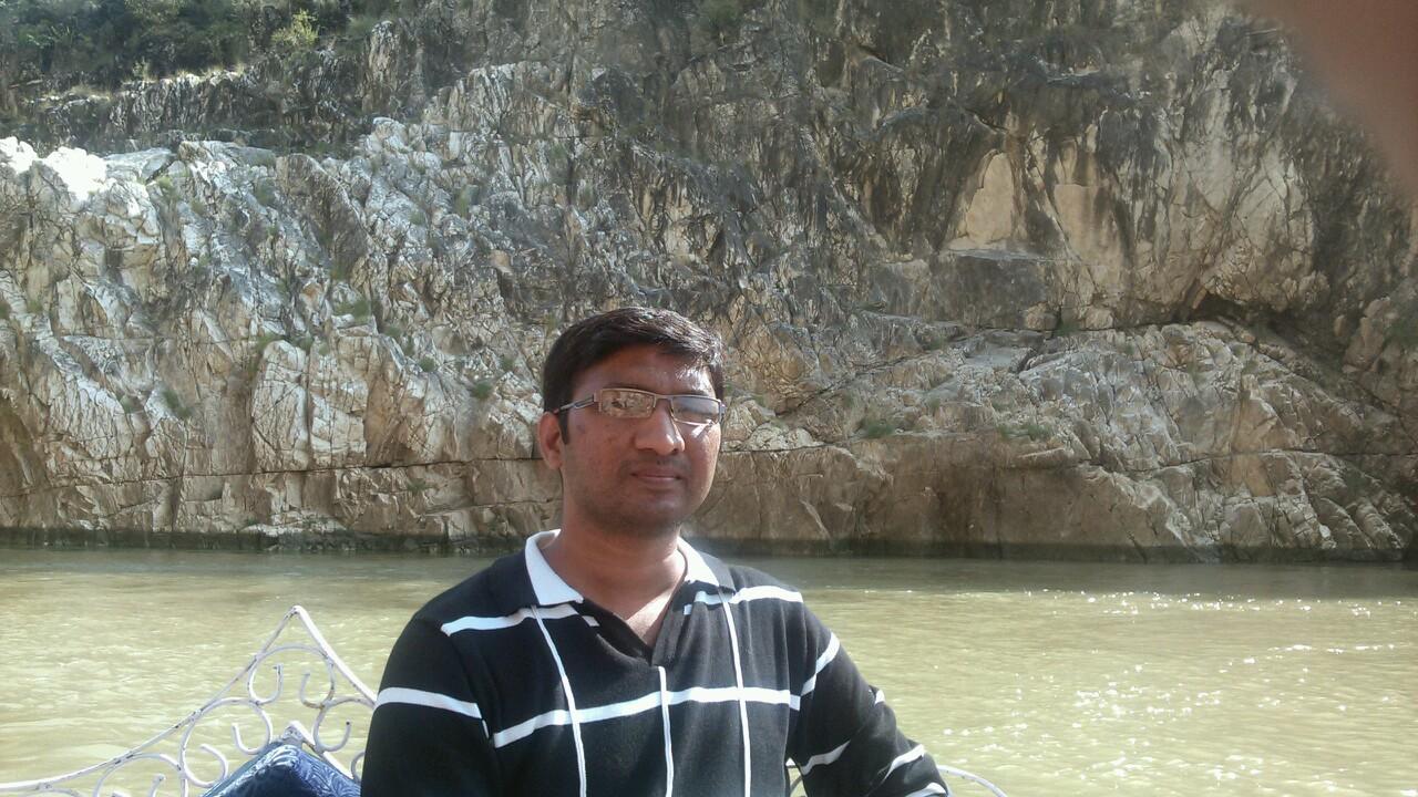Working with Akshat Nivesh as a real estate dealer and Mutual Fund Advisor