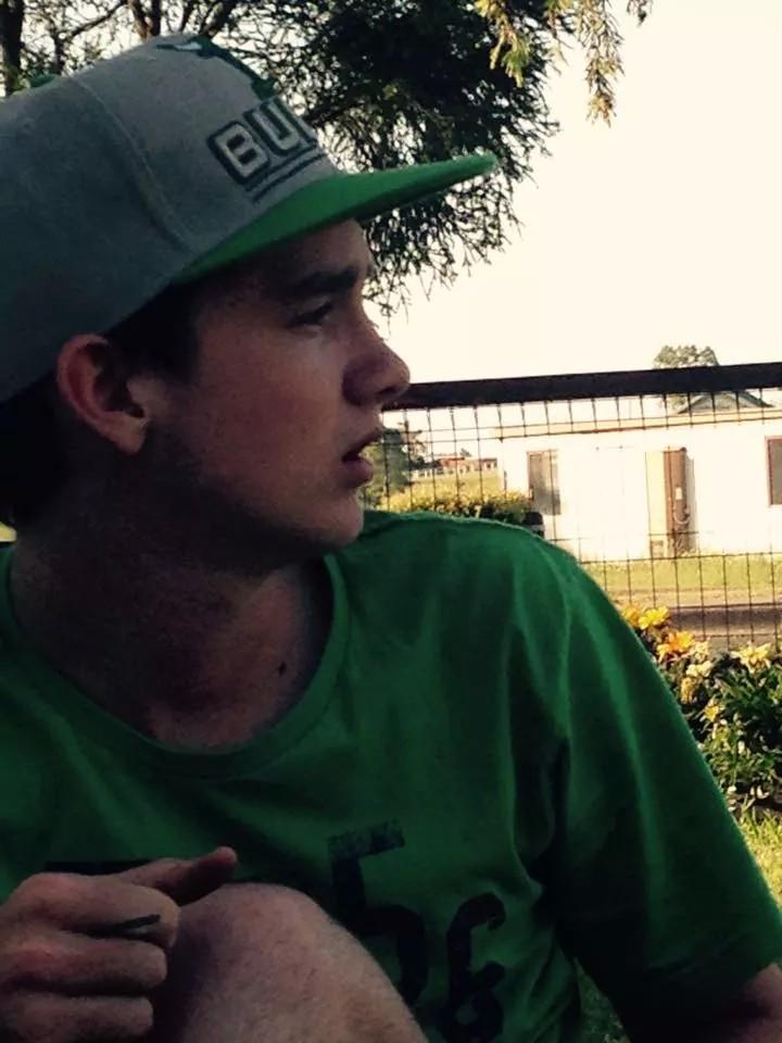 vBlazee's profile picture. 