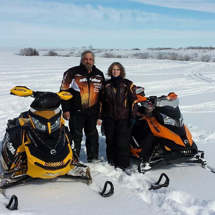 #Snowmobilers and #snowmobile historians creating the online Snowmobile Encyclopedia. Go #snowmobiling