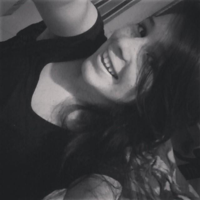 BeatriizLsAmo's profile picture. é aquele amor ardente, que te faz chorar e se emocionar a cada vez que seu ídolo surge em algum lugar. Por vezes distante, porém sempre sincero. @Luansantana