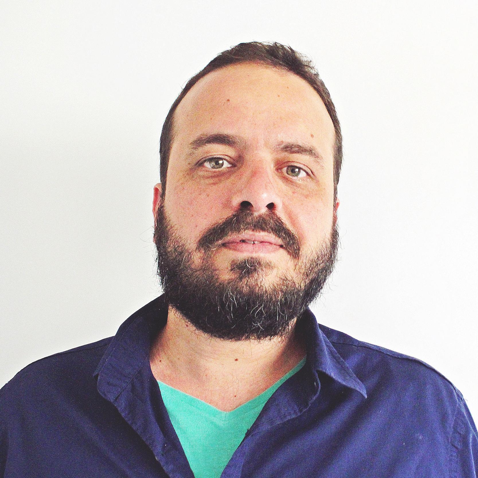 Jornalista, co-fundador da Esquina Filmes e criador do site https://t.co/Aox0yahx1X