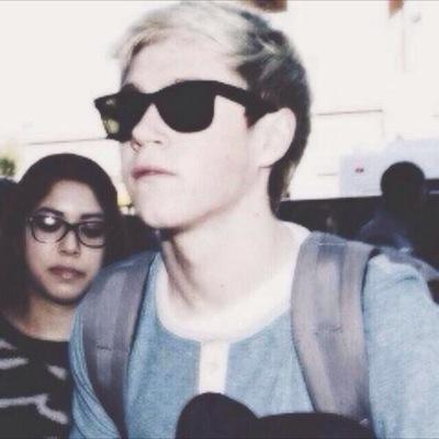 free follow :) please follow @lNFlNlTYjdb