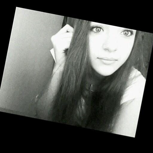 lo posible se consigue y lo imposible se intenta/ me odias o me amas.../ indirectas demasiado directas