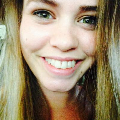 Profile Picture of Laura  ♦ ☺ (@laura_hoff11) on Twitter