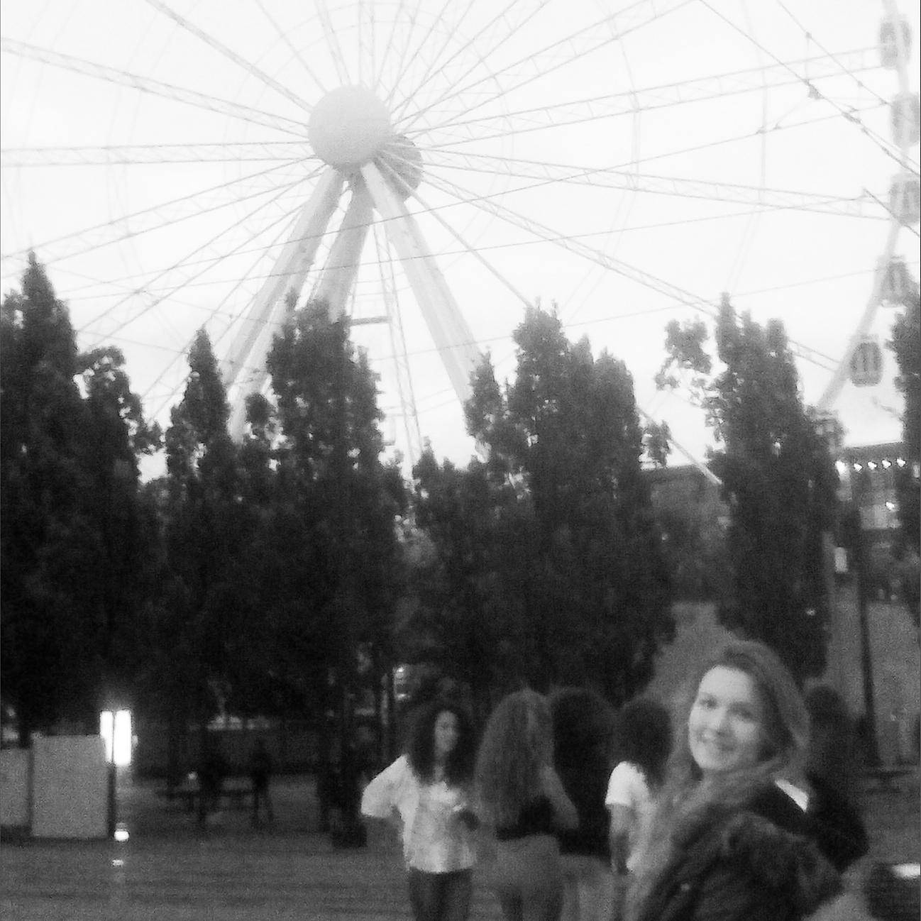 Estudiante de 3º de Derecho. Enamorada de la vida, amante de la noche.
