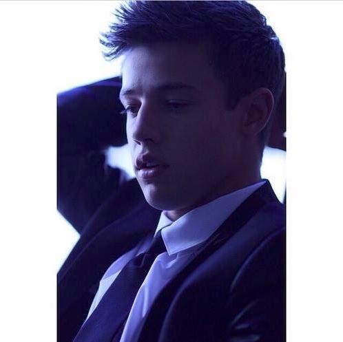 Cameron Alexander Dallas is my sunshine. |justin follows|