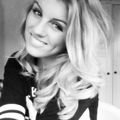 Laureeeeeee's profile picture. 